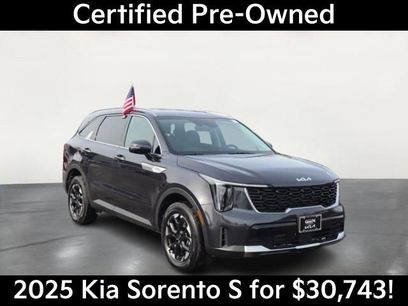 Used 2025 Kia Sorento S