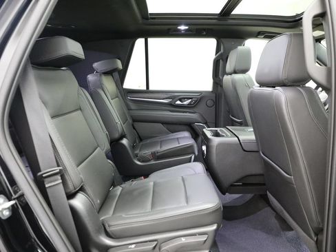 Used 2022 GMC Yukon Denali w/ Advanced Technology Package AWD/4WD image 12
