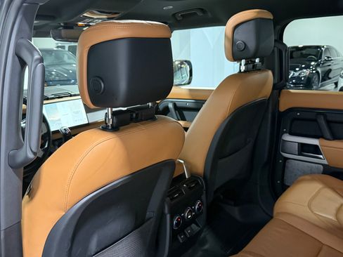 Used 2023 Land Rover Defender 130 SE AWD/4WD image 58
