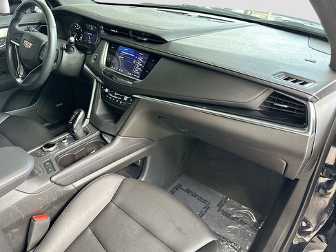 Used 2022 Cadillac XT6 Luxury image 31