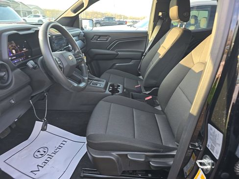 Used 2024 Chevrolet Colorado W/T image 14