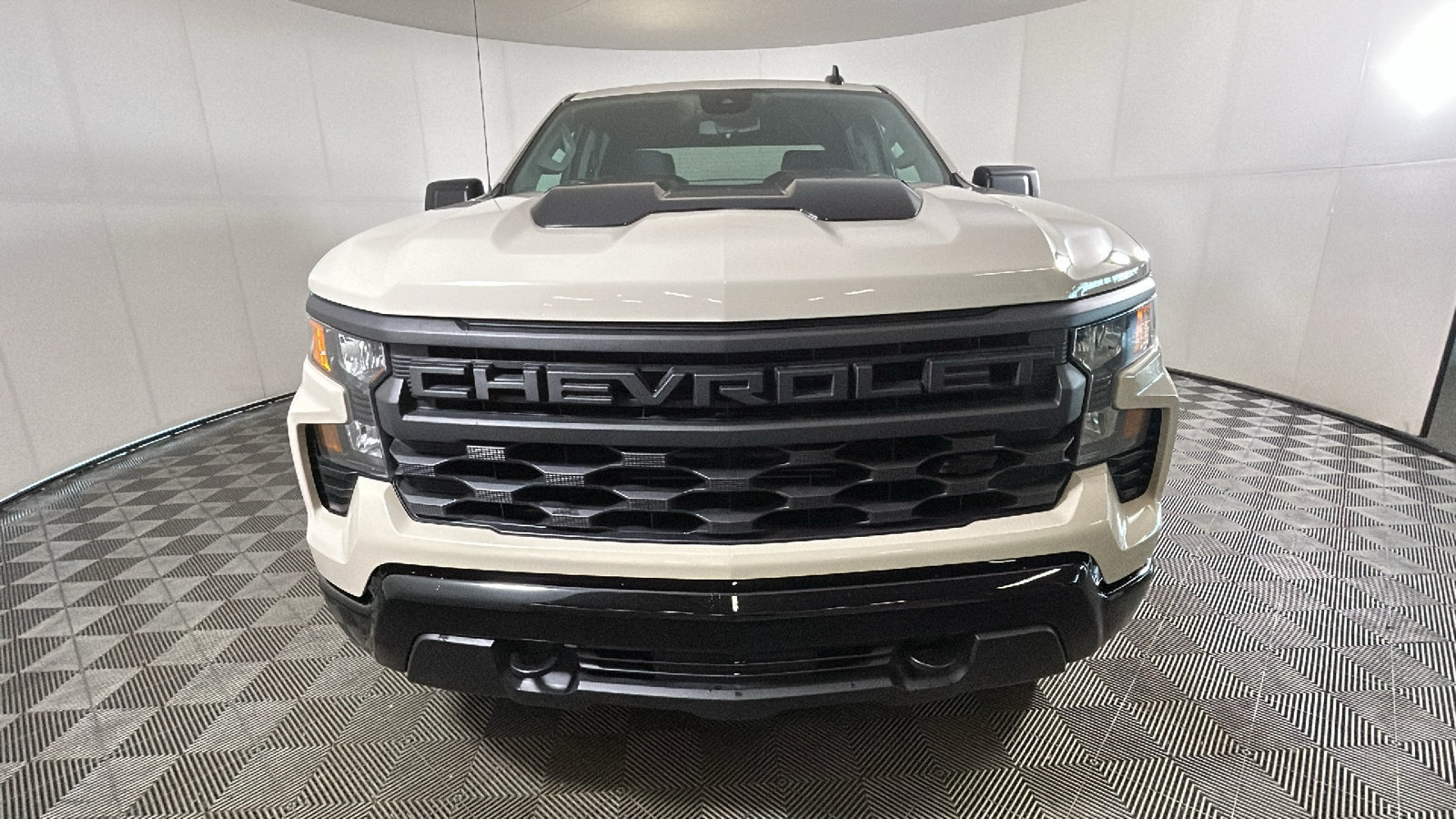 Used 2026 Chevrolet Silverado 1500 Custom Trail Boss w/ Turbomax Blackout Package AWD/4WD image 7