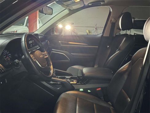 Used 2022 Kia Telluride LX image 17