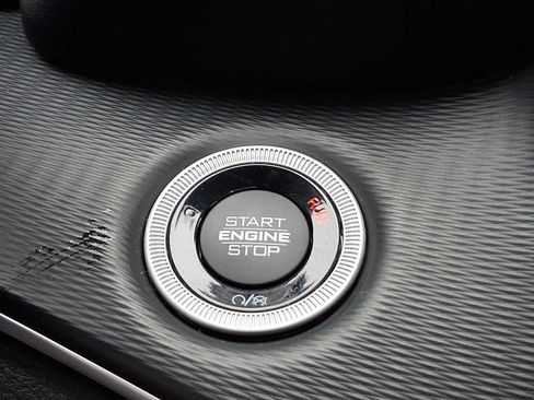 Certified 2024 Jeep Grand Cherokee Altitude image 25