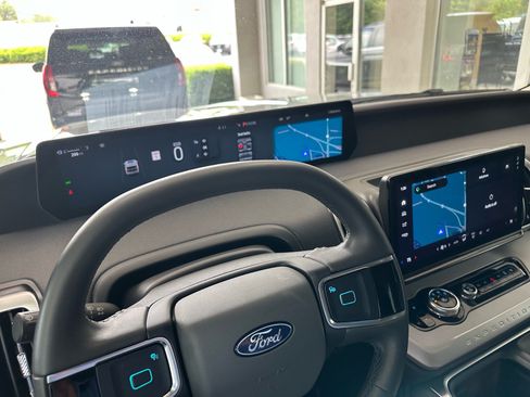 Certified 2025 Ford Expedition Active RWD image 29