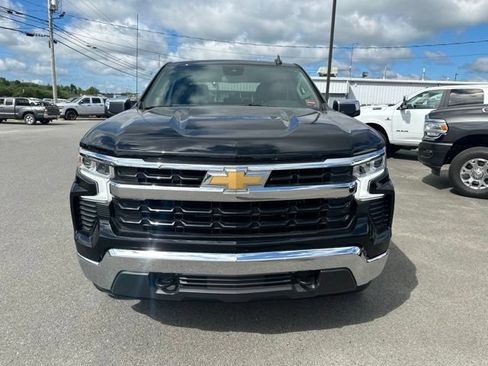 Used 2023 Chevrolet Silverado 1500 LT AWD/4WD image 2