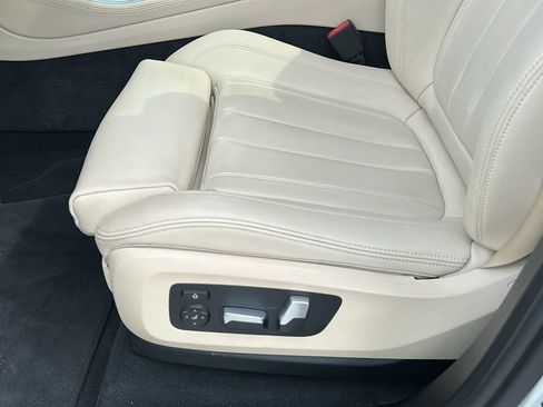 Used 2019 BMW X5 xDrive40i w/ Convenience Package AWD/4WD image 16