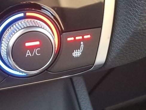 Used 2024 Audi Q3 2.0T Premium Plus w/ Premium Plus Package image 26