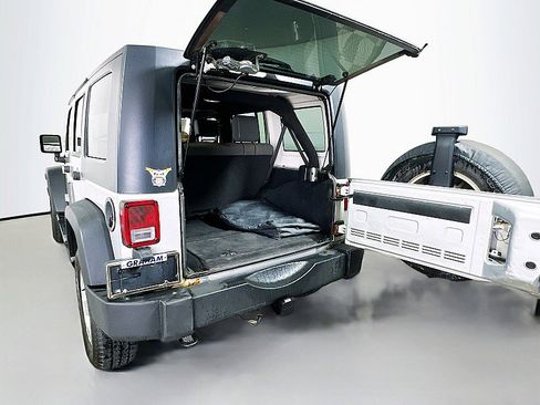 Used 2010 Jeep Wrangler Unlimited Sport AWD/4WD image 23