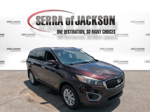 Used 2016 Kia Sorento FWD w/ LX Convenience Package image 2