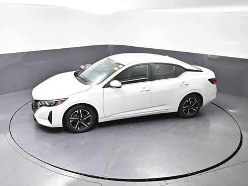 Used 2024 Nissan Sentra SV FWD image 43