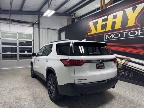 Used 2023 Chevrolet Traverse RS FWD image 17