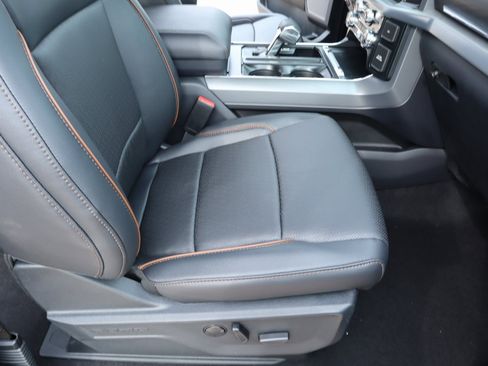 New 2025 Ford F150 Lariat w/ Equipment Group 501A Mid image 15