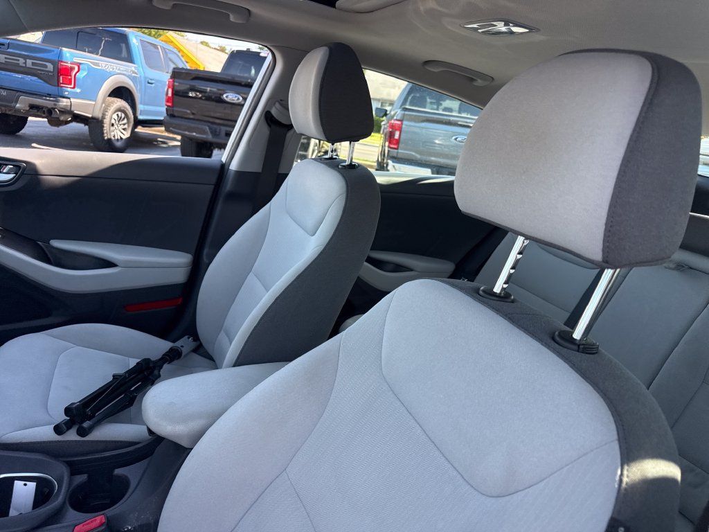 Used 2022 Hyundai Ioniq SEL FWD image 23
