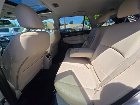 Used 2016 Subaru Outback 2.5i Limited AWD/4WD image 16