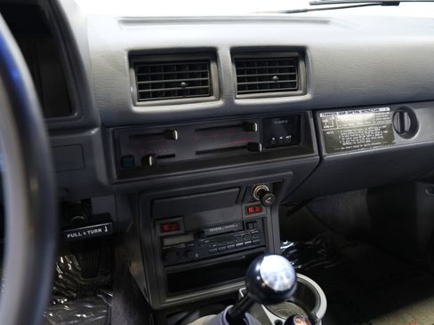 Used 1988 Toyota Pickup Deluxe image 33