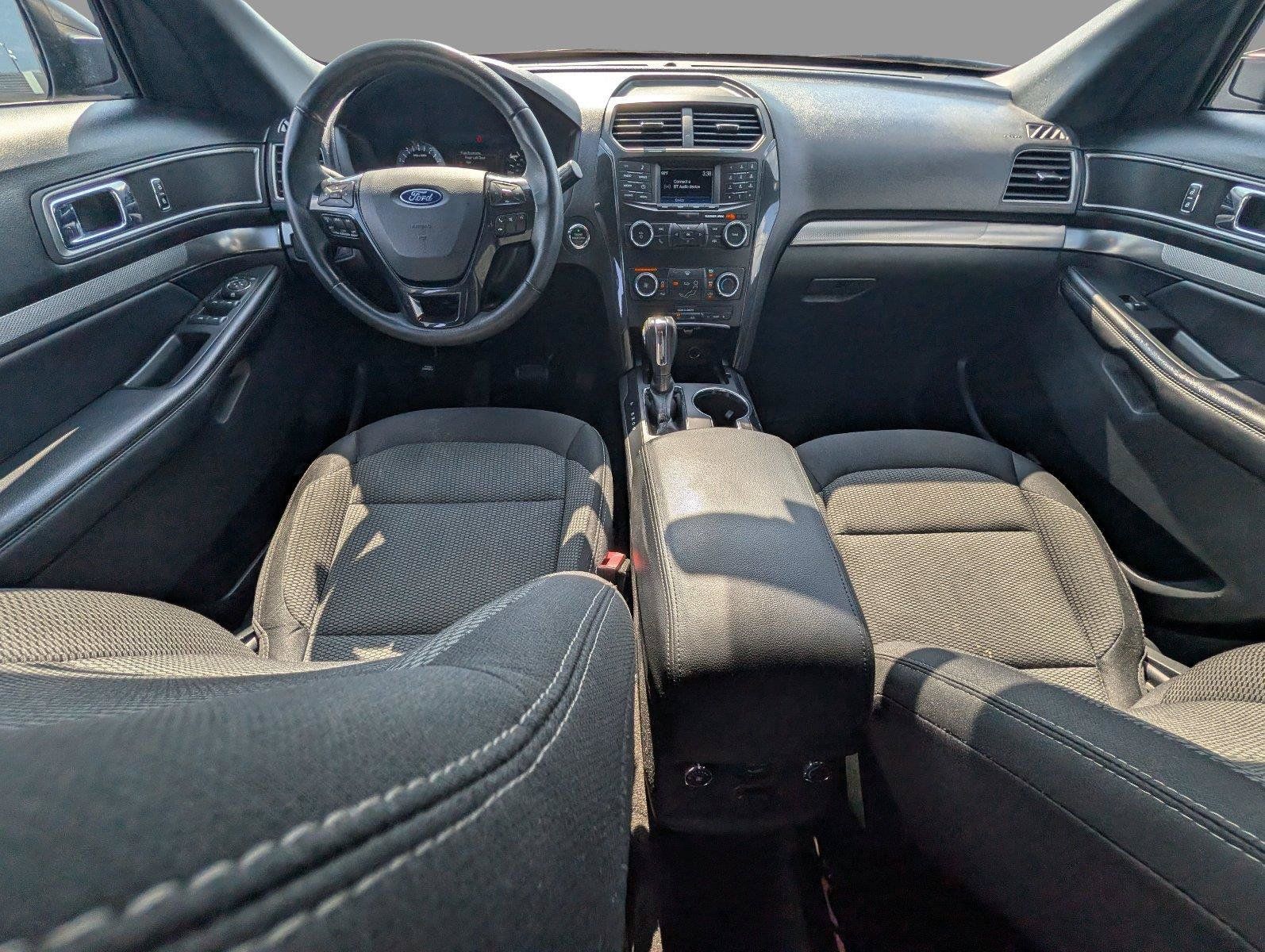 Used 2018 Ford Explorer XLT FWD image 28