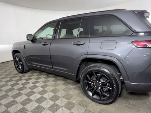 Used 2023 Jeep Grand Cherokee 30th Anniversary AWD/4WD image 7