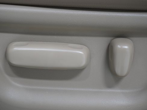 Used 2016 Toyota Sequoia SR5 image 17