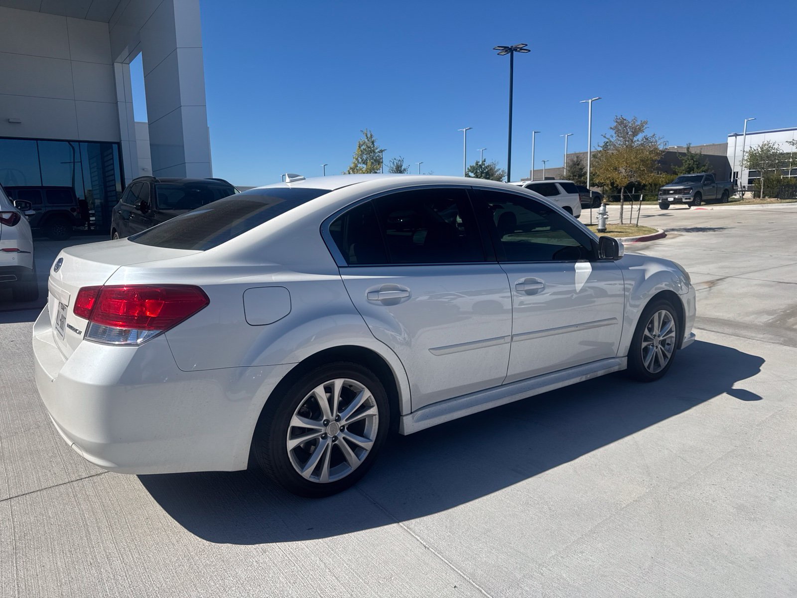 Used 2014 Subaru Legacy 2.5i Premium AWD/4WD image 9