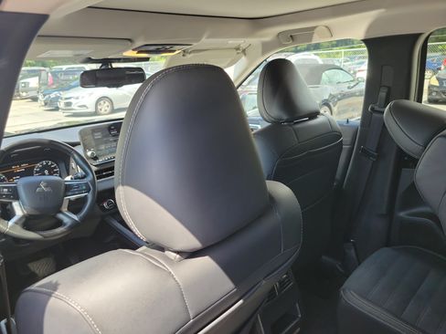 Used 2024 Mitsubishi Outlander SE Black Edition AWD/4WD image 13