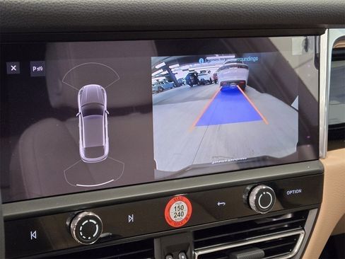Used 2025 Porsche Macan image 19