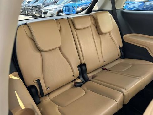 Used 2024 Kia Carnival LX FWD image 21