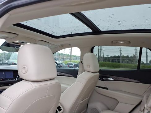 Used 2021 Buick Envision Avenir w/ Technology Package II FWD image 18
