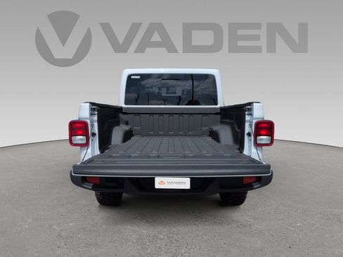 New 2025 Jeep Gladiator Sport image 20