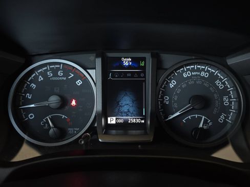 Used 2023 Toyota Tacoma TRD Off-Road w/ Technology Package AWD/4WD image 21
