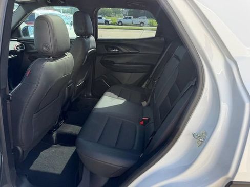 Used 2021 Chevrolet TrailBlazer RS w/ Sun and Liftgate Package AWD/4WD image 8