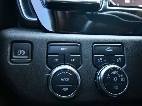 Used 2023 GMC Sierra 1500 Elevation AWD/4WD image 21