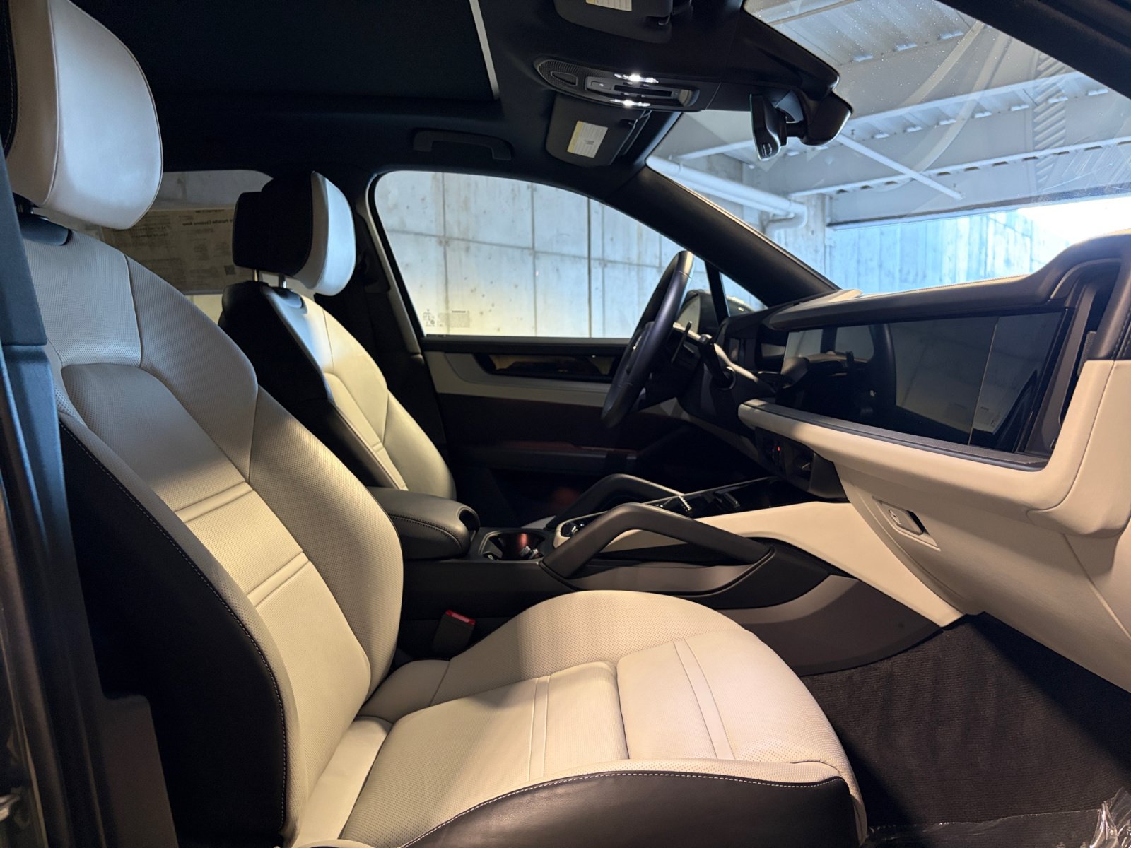 Certified 2026 Porsche Cayenne AWD/4WD image 22