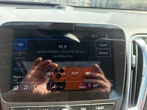 Used 2021 Chevrolet Malibu LT FWD image 10