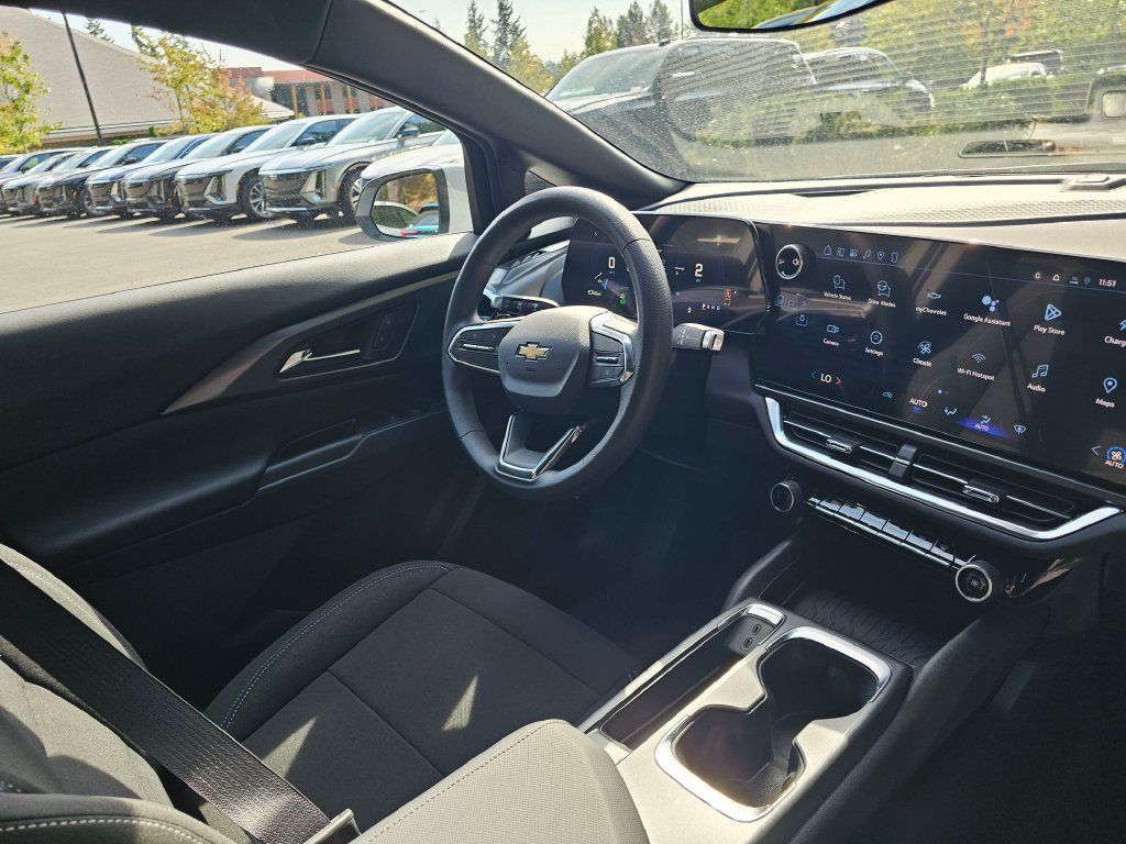 New 2026 Chevrolet Equinox EV LT FWD image 9