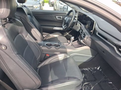 Used 2025 Ford Mustang Premium RWD image 17