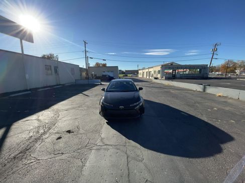 Used 2025 Toyota Corolla LE image 16