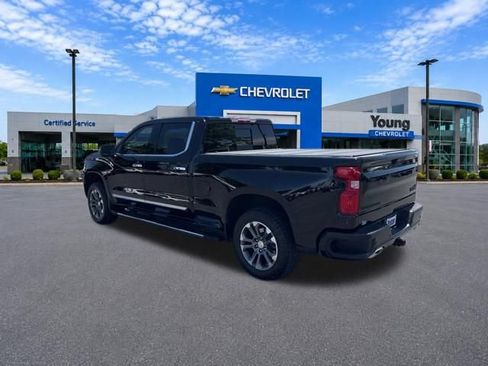Used 2024 Chevrolet Silverado 1500 High Country w/ Technology Package AWD/4WD image 5