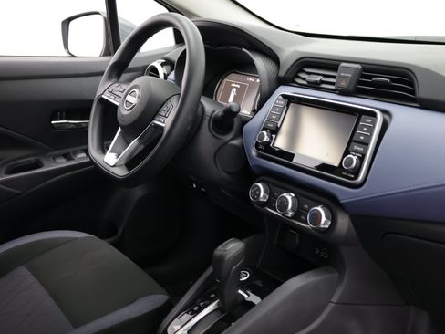 Used 2025 Nissan Versa SV FWD image 31