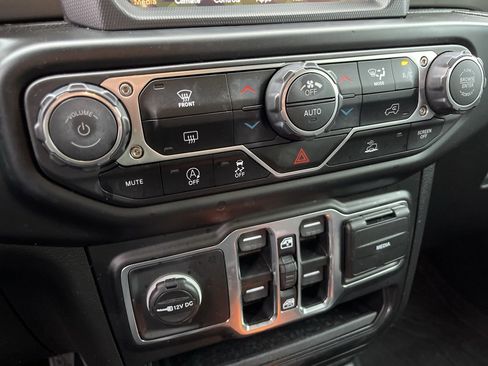 Used 2022 Jeep Wrangler Unlimited Sport S w/ Sun And Sound Package image 34