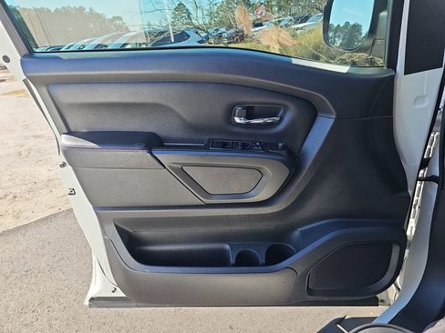Used 2021 Nissan Titan PRO-4X w/ Off Road Protection Package image 30