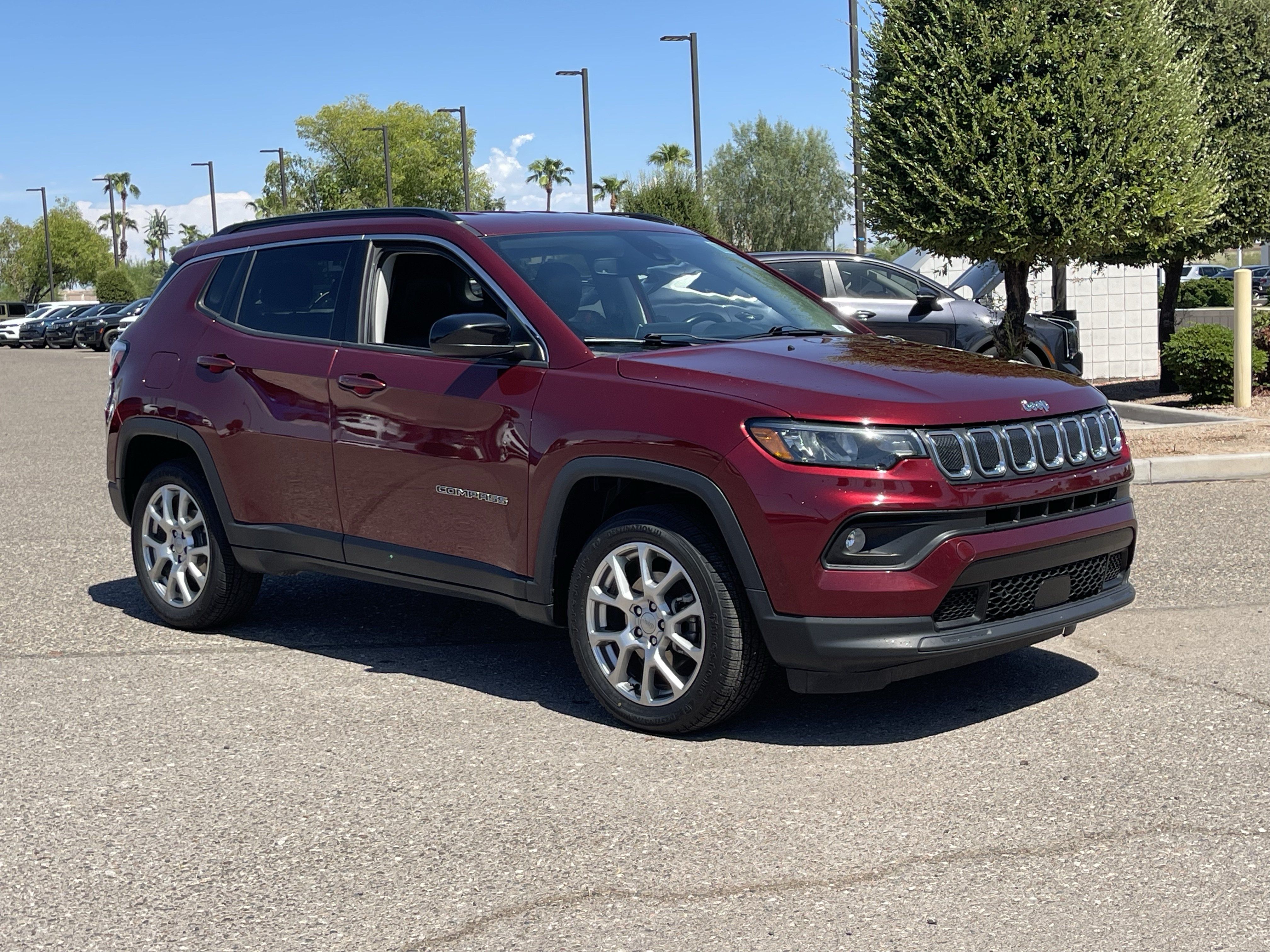 Used 2022 Jeep Compass Latitude AWD/4WD image 7