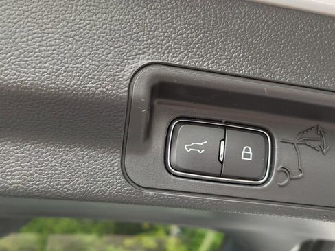 Used 2022 Ford Explorer Limited w/ Equipment Group 301A image 14