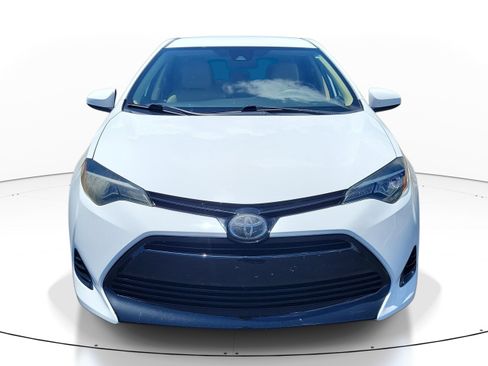 Used 2017 Toyota Corolla LE FWD image 2
