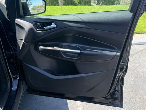 Used 2017 Ford Escape Titanium AWD/4WD image 9