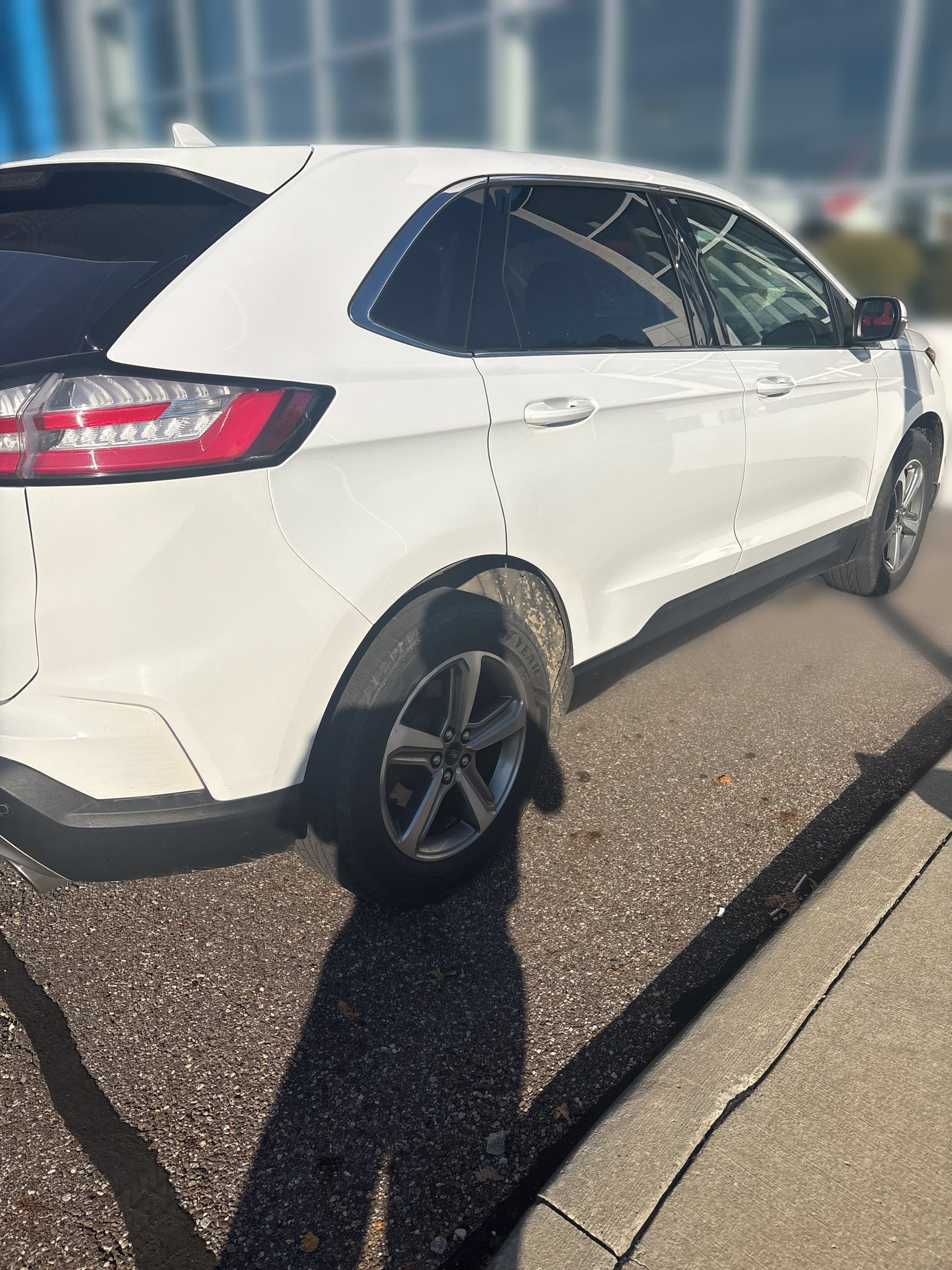 Used 2019 Ford Edge SEL w/ Equipment Group 201A AWD/4WD image 3