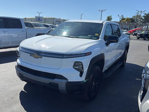 Used 2026 Chevrolet Silverado EV LT AWD/4WD image 6