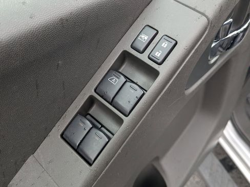 Used 2019 Nissan Frontier PRO-4X image 15