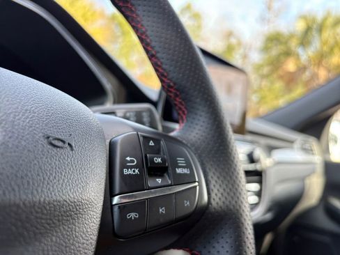 Used 2025 Ford Escape ST-Line image 16