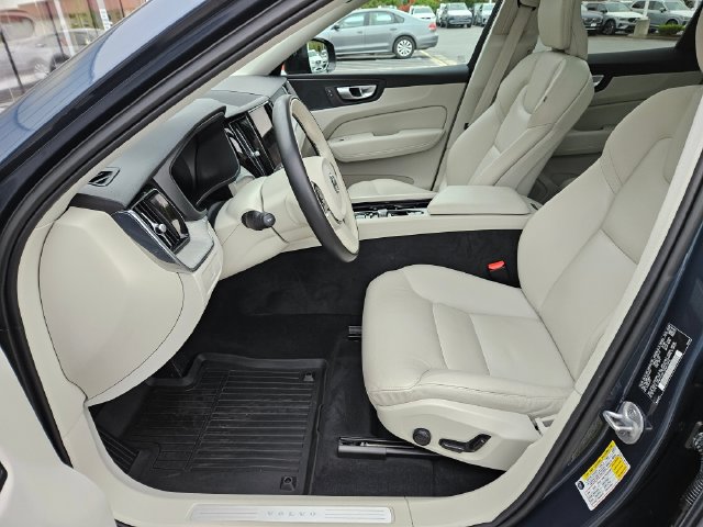 Used 2024 Volvo XC60 B5 Plus w/ Protection Package Premier AWD/4WD image 17